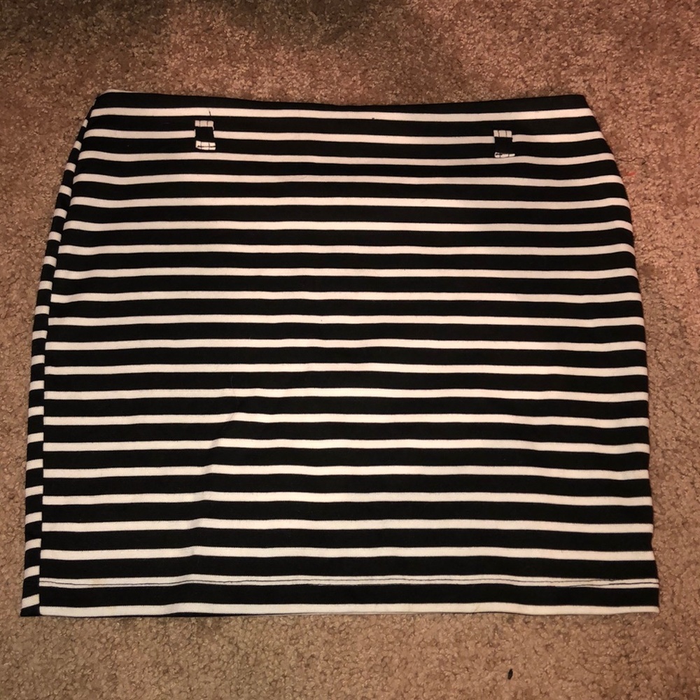 Short body con skirt